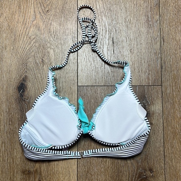 Victoria’s Secret BNW Striped Bikini Top Size 36B - Picture 2 of 6